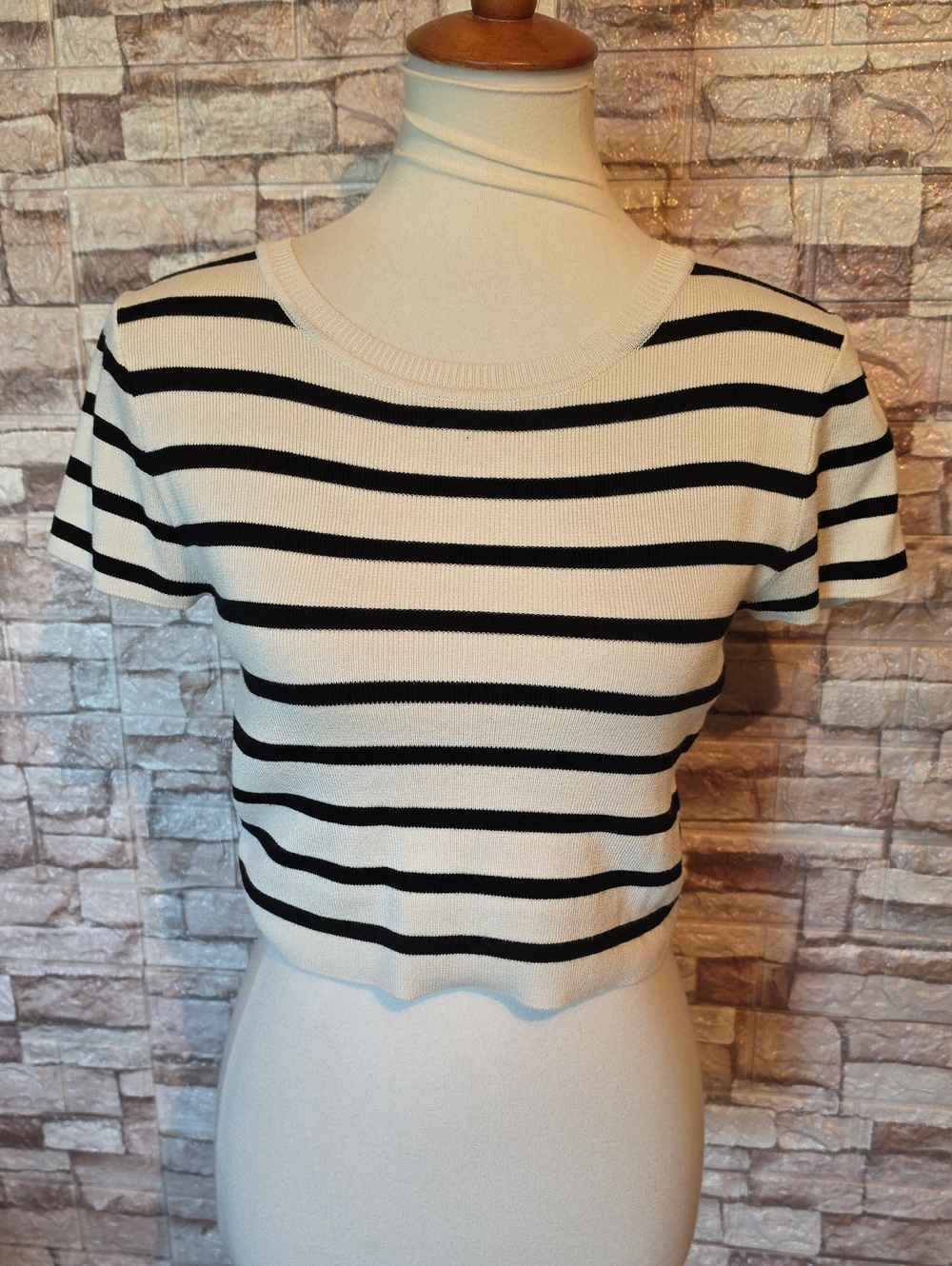 Forever 21 Striped Short Sleeve Knit Top - Black & White